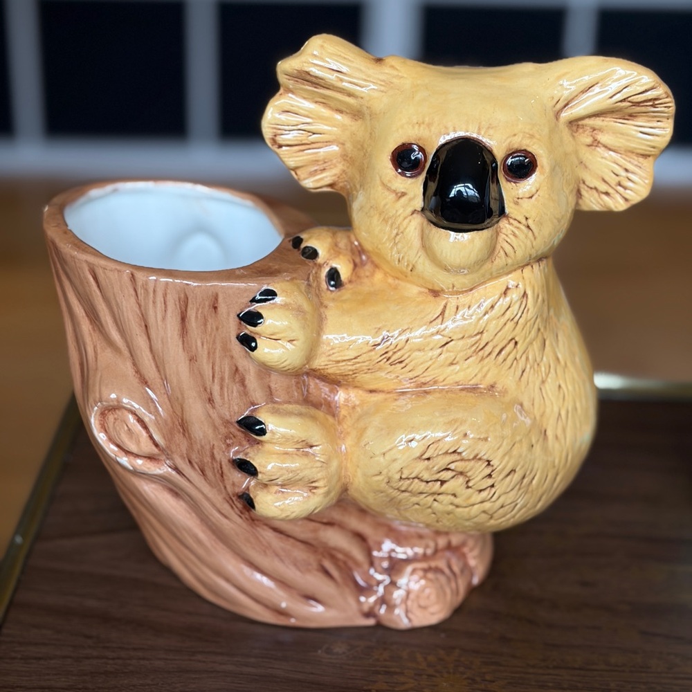 Vintage 8 3/4” Ceramic Koala Planter - Yellow Brown. Tiny flea bite on lip.